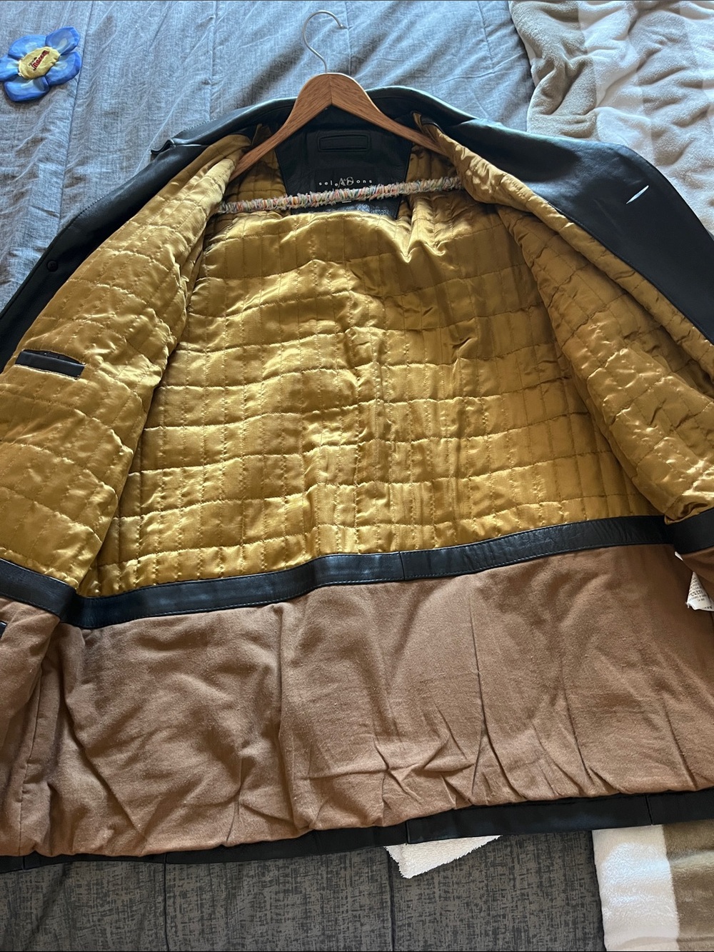 Men's vintage 90’s Black Leather Coat with Quilted Lining - Picture 6 of 10